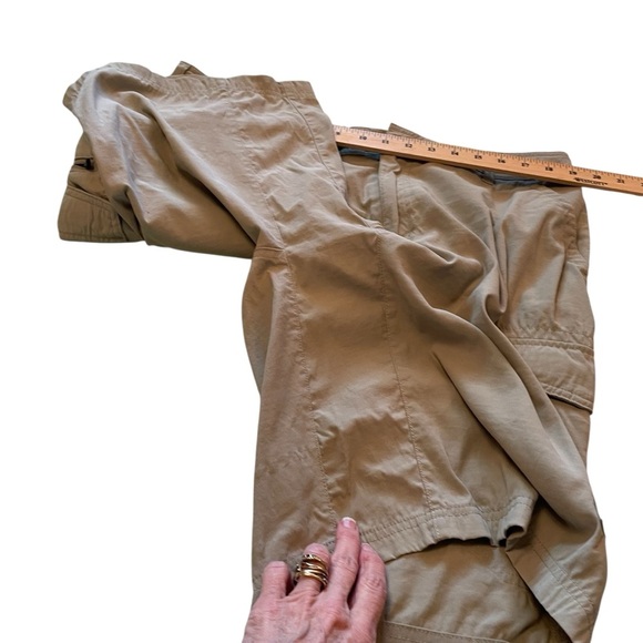 B.C. Clothing Expedition Tan Cargo Shorts-Size 38-5 Front Pockets-2 Back Pockets - Picture 9 of 13